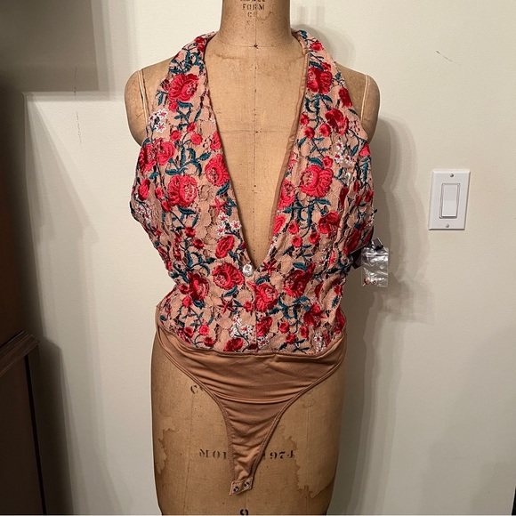 NWT Lovers + Friends Rosalyn Floral Plunging Bodysuit - Picture 2 of 9